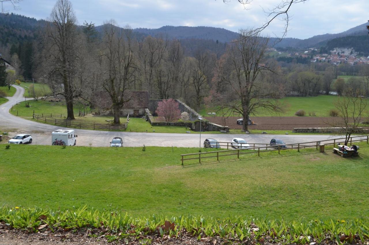 Apartma Nika Planina  Zewnętrze zdjęcie